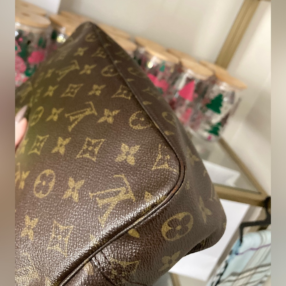Louis Vuitton Monogram Toiletry Bag TROUSSE 28 - Picture 10 of 14